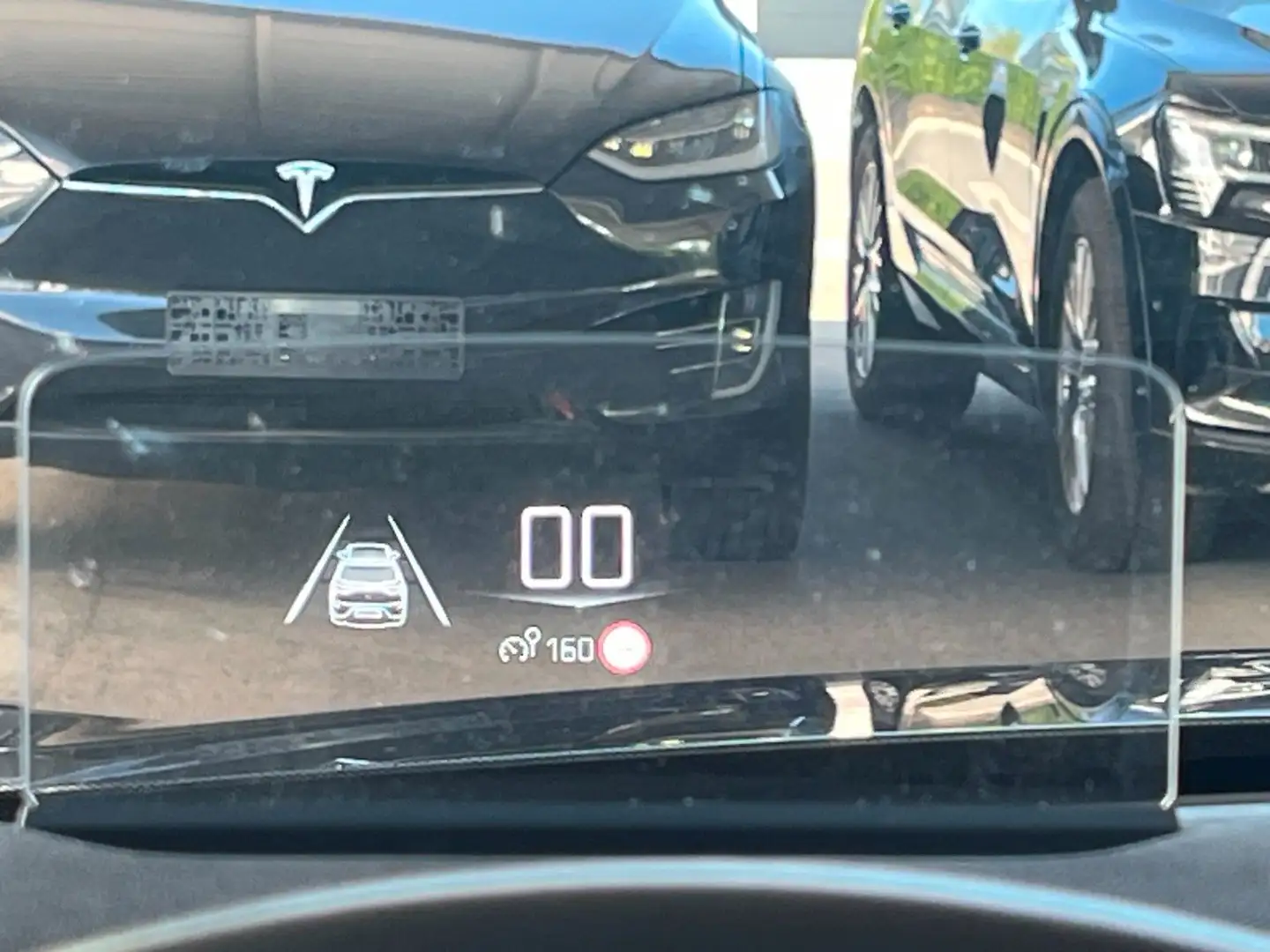 DS Automobiles DS 3 Crossback E-Tense 50 kWh SoChic Head-UP Disp Šedá - 2