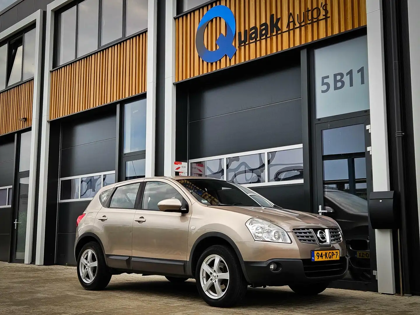 Nissan Qashqai 2.0 Acenta 4WD | TREKHAAK | CRUISE | AIRCO | NETTE Bruin - 2