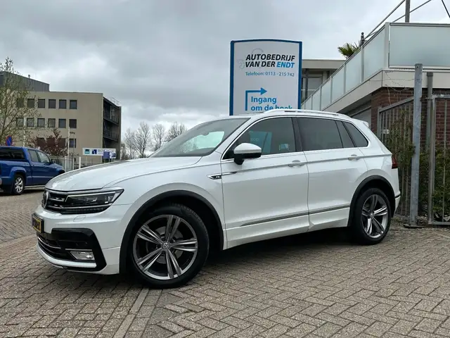 Volkswagen Tiguan 1.4 TSI ACT Connected Series  R-line  Panoramadak