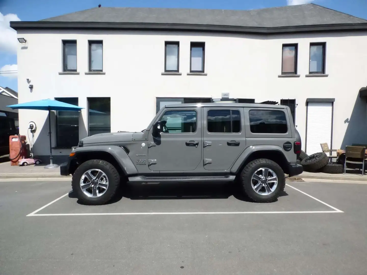 Jeep Wrangler 2.0 Turbo Sahara Unlimited **24000km** Gris - 2