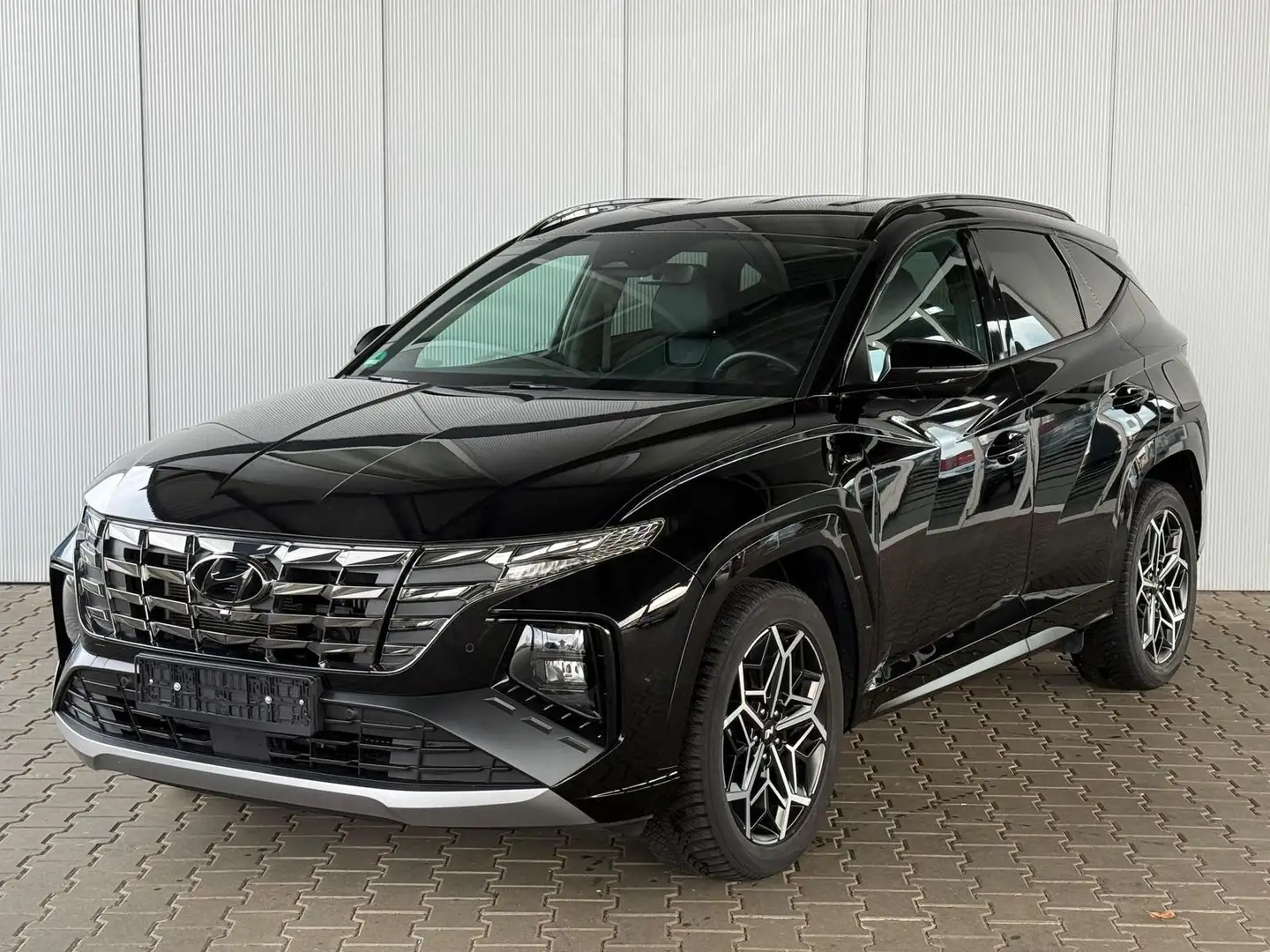 Hyundai TUCSON 1.6T HEV 6AT 2WD N-Line 169 kW (230 PS), Automatik Schwarz - 1