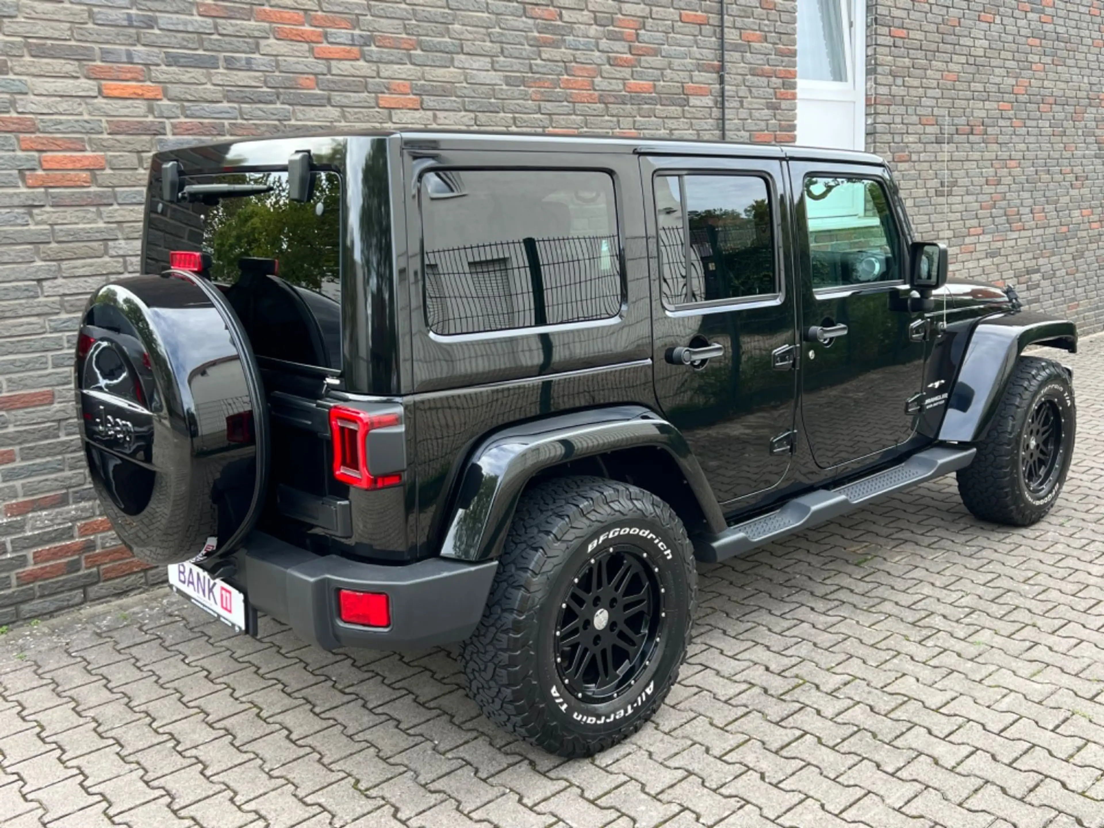 Jeep Wrangler Unlimited Sahara BLACK EDITION CABRIO — photo 4