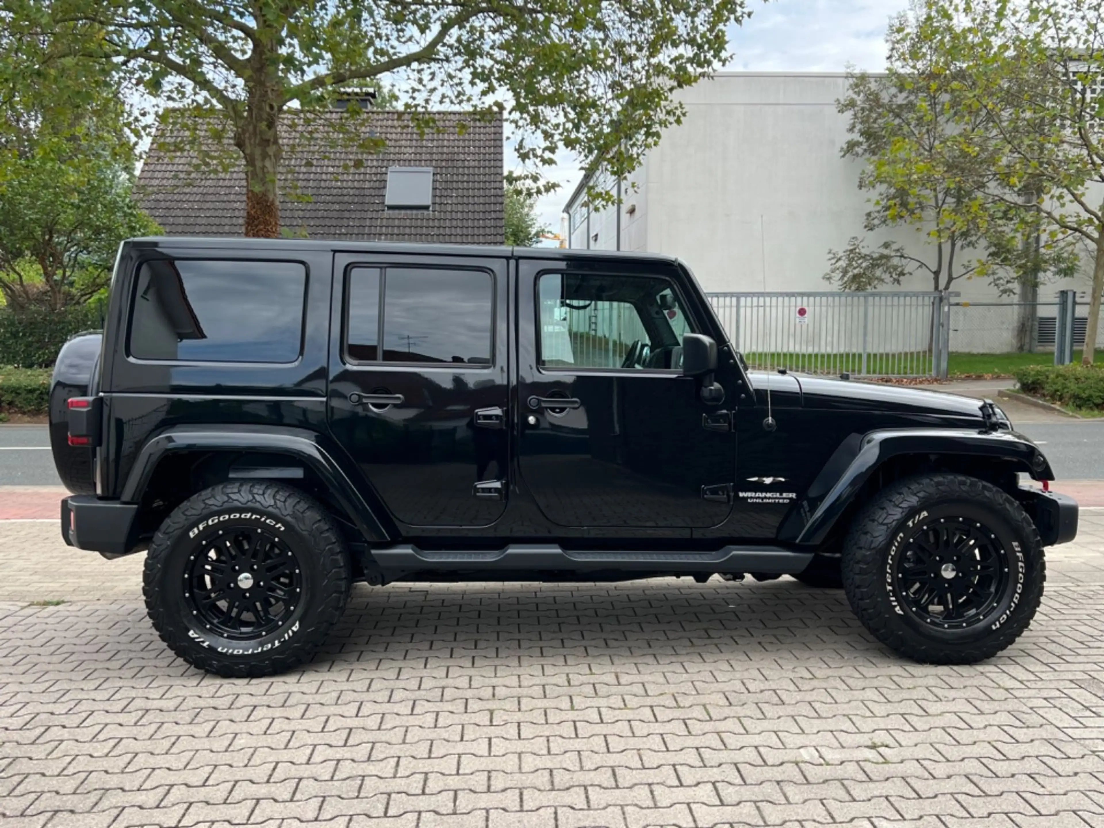 Jeep Wrangler Unlimited Sahara BLACK EDITION CABRIO — photo 7