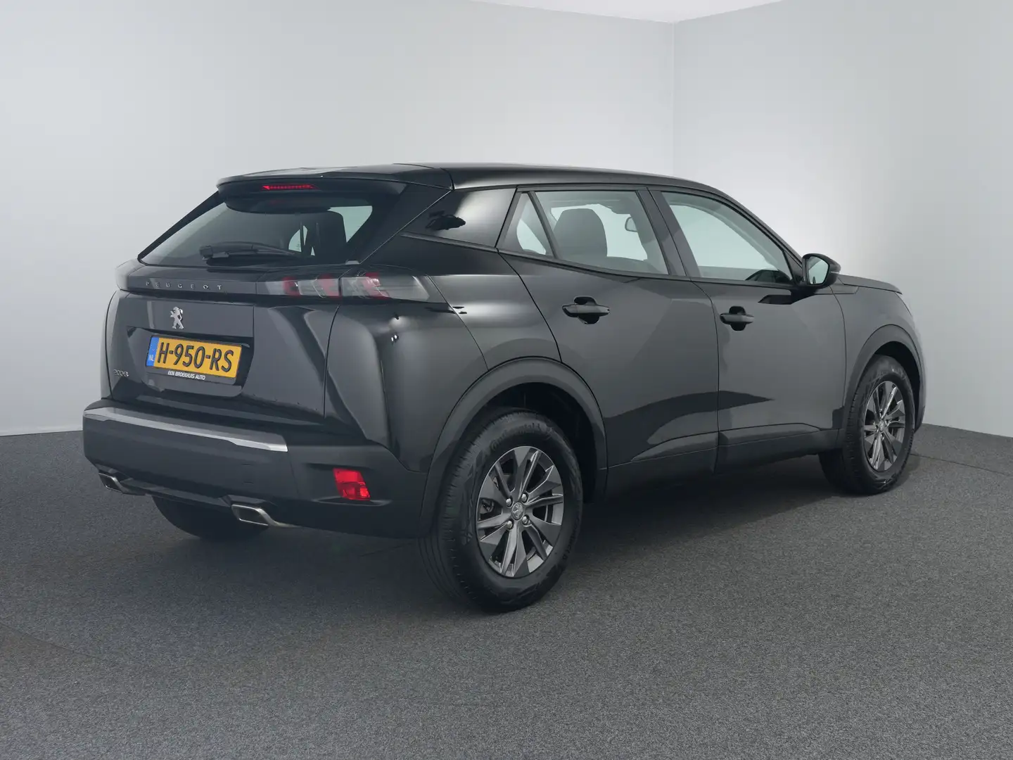 Peugeot 2008 1.2 PureTech Blue Lease Active | Airco | Apple Car Zwart - 2