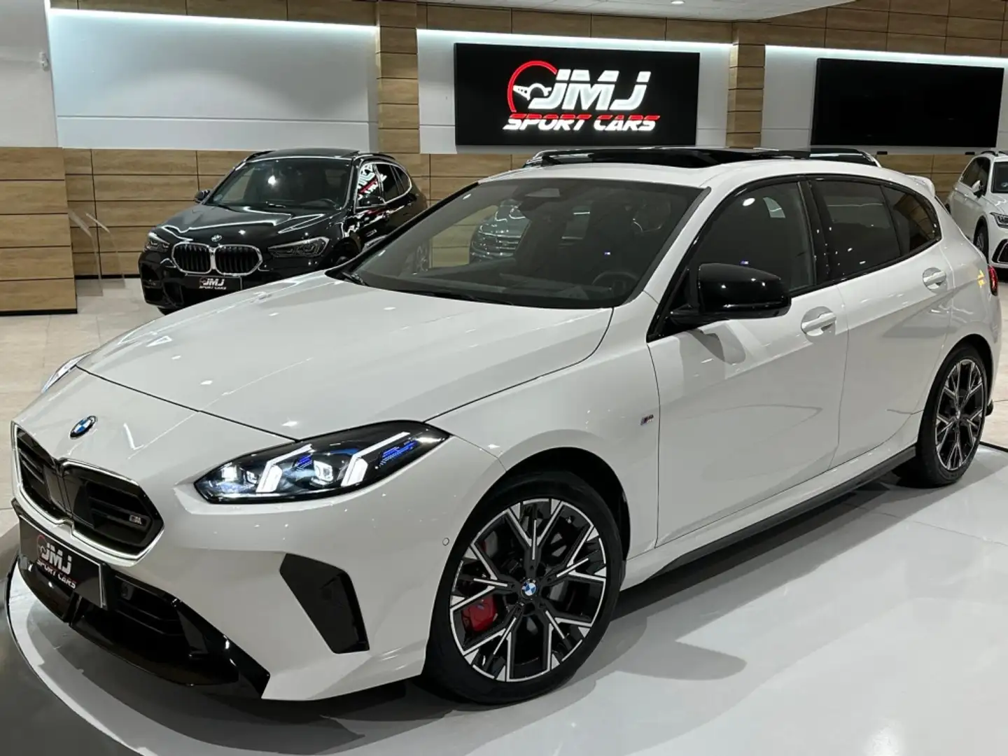 BMW 135 M135iA xDrive M Sport Pro Blanc - 1