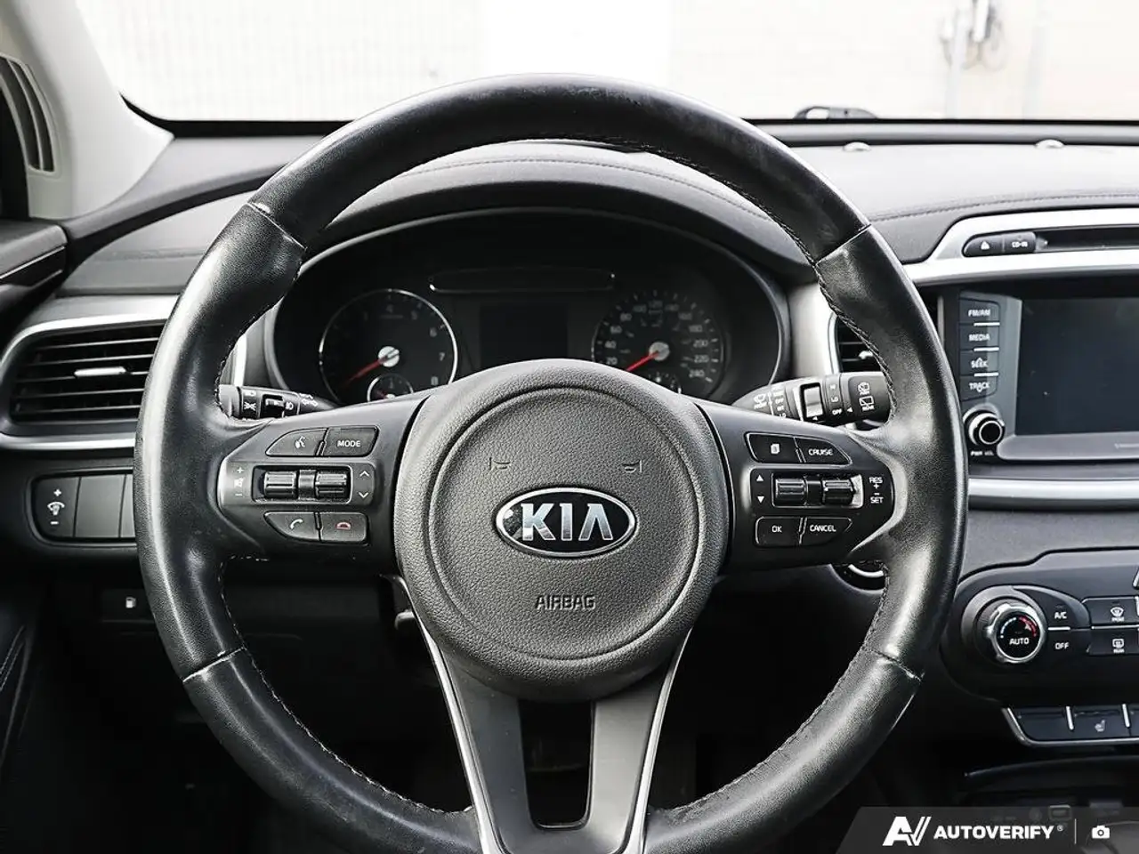 Kia Sorento снимка Kia Sorento