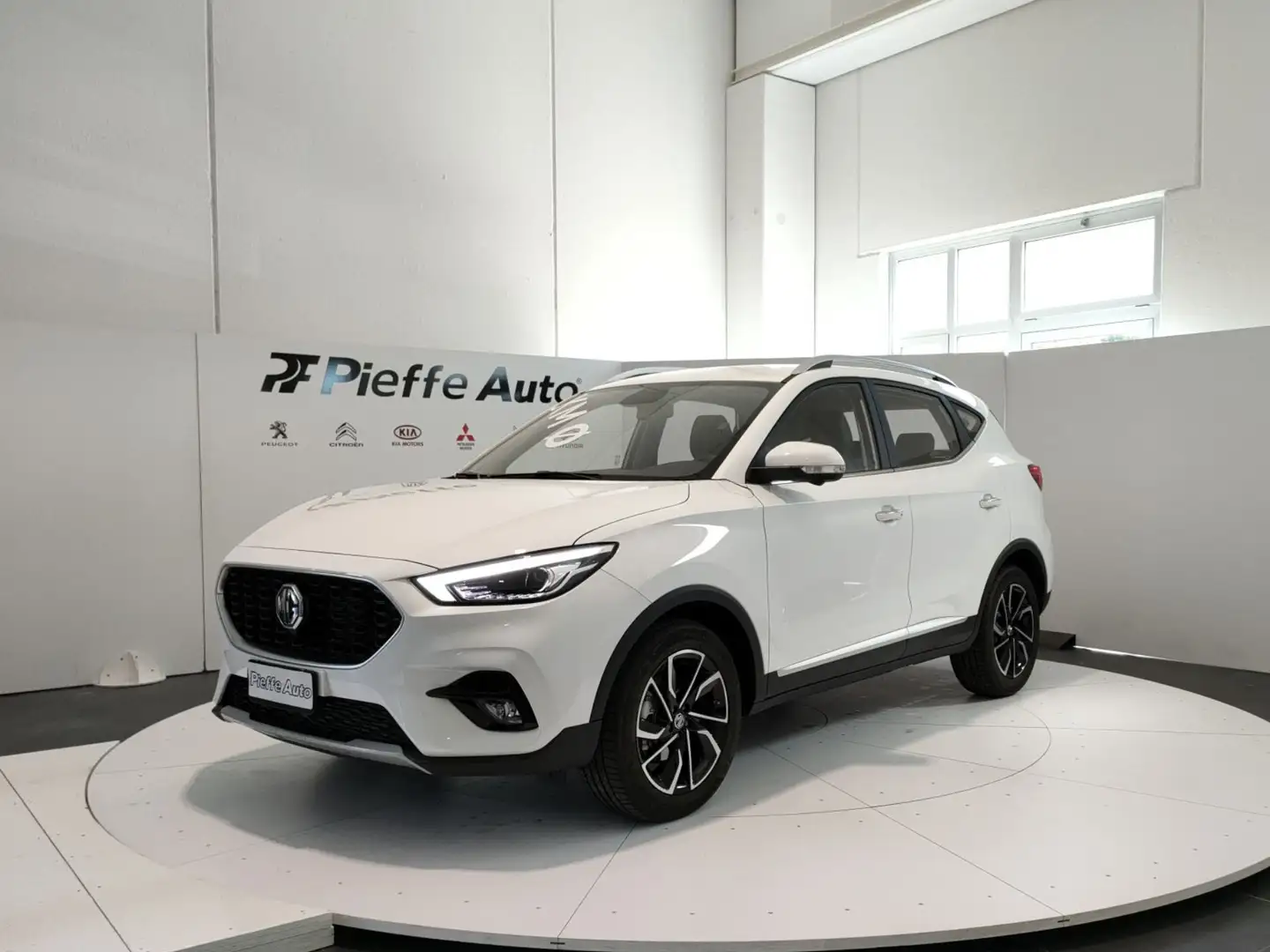 MG ZS ICE 1.0T AT LUXURY Dover White / Blanc - 1