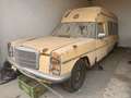 Mercedes-Benz 200 Beige - thumbnail 1