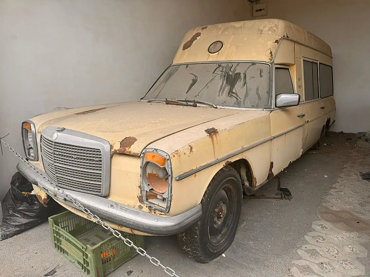 Mercedes-Benz 200 Beige - 1