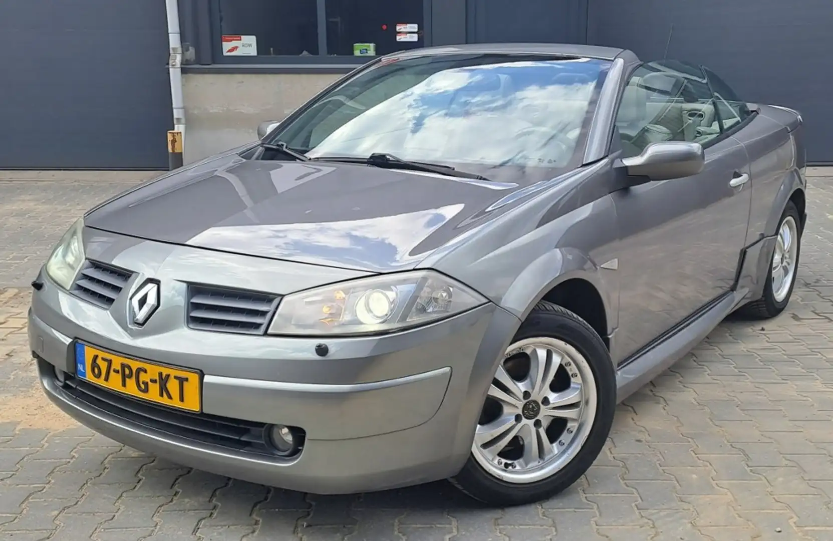 Renault Megane 1.6 AUT Cabrio Cammino Xenon Leder Navi Grijs - 2
