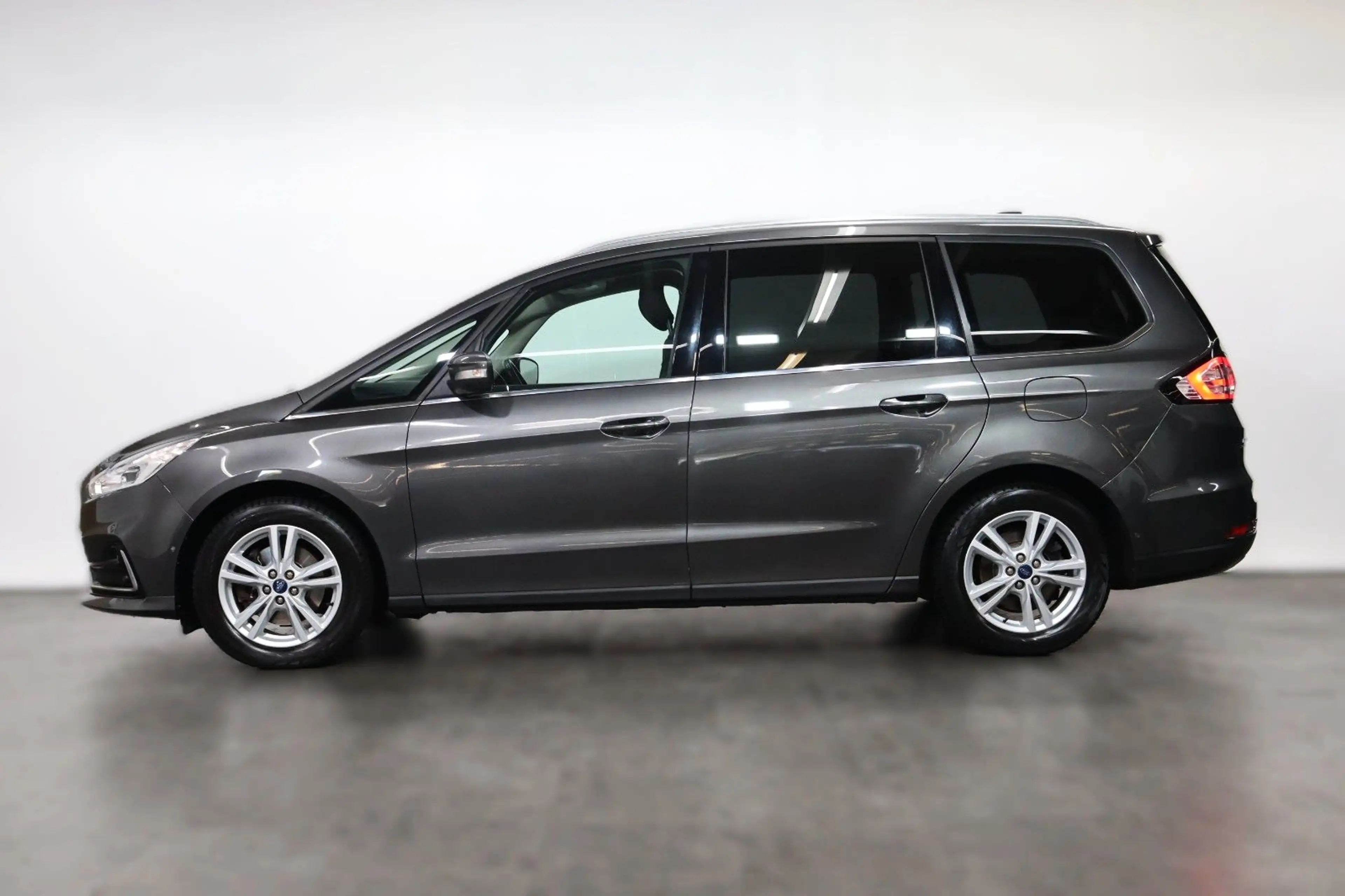 Ford Galaxy Titanium*7-SITZER*KAMERA*AHK*APPLE*NAVI* — photo 13