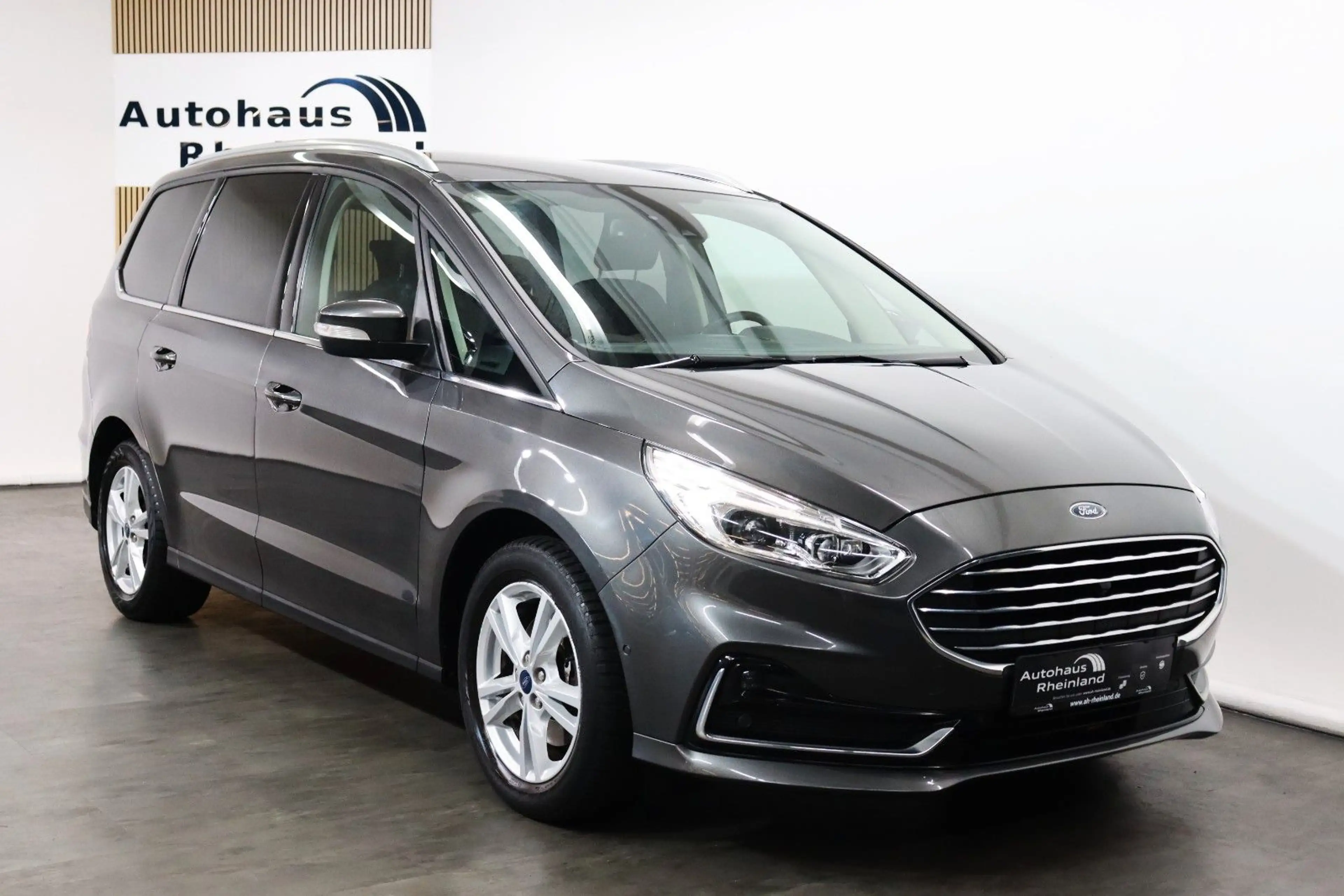 Ford Galaxy Titanium*7-SITZER*KAMERA*AHK*APPLE*NAVI* — photo 2