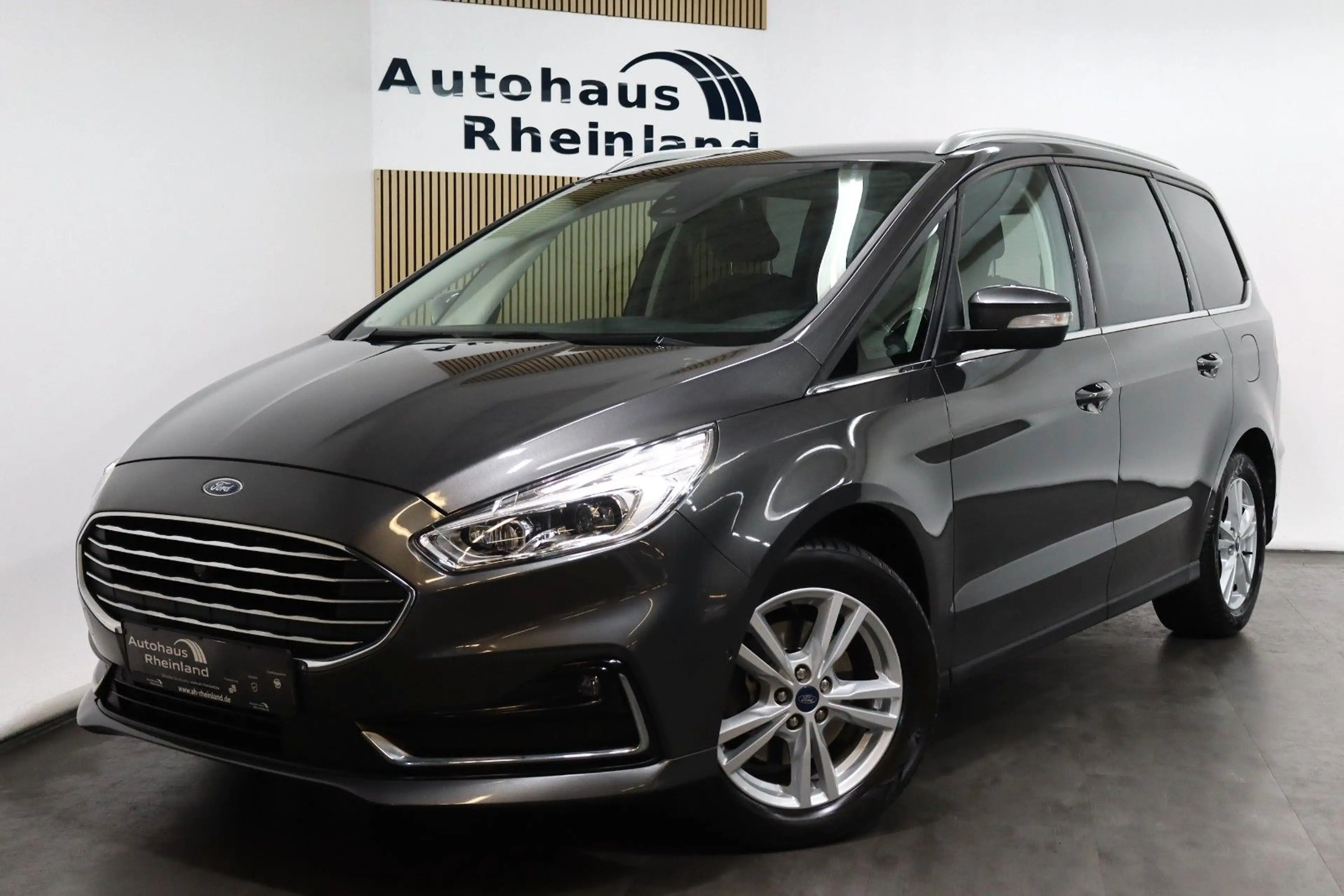 Ford Galaxy Titanium*7-SITZER*KAMERA*AHK*APPLE*NAVI* — photo 7