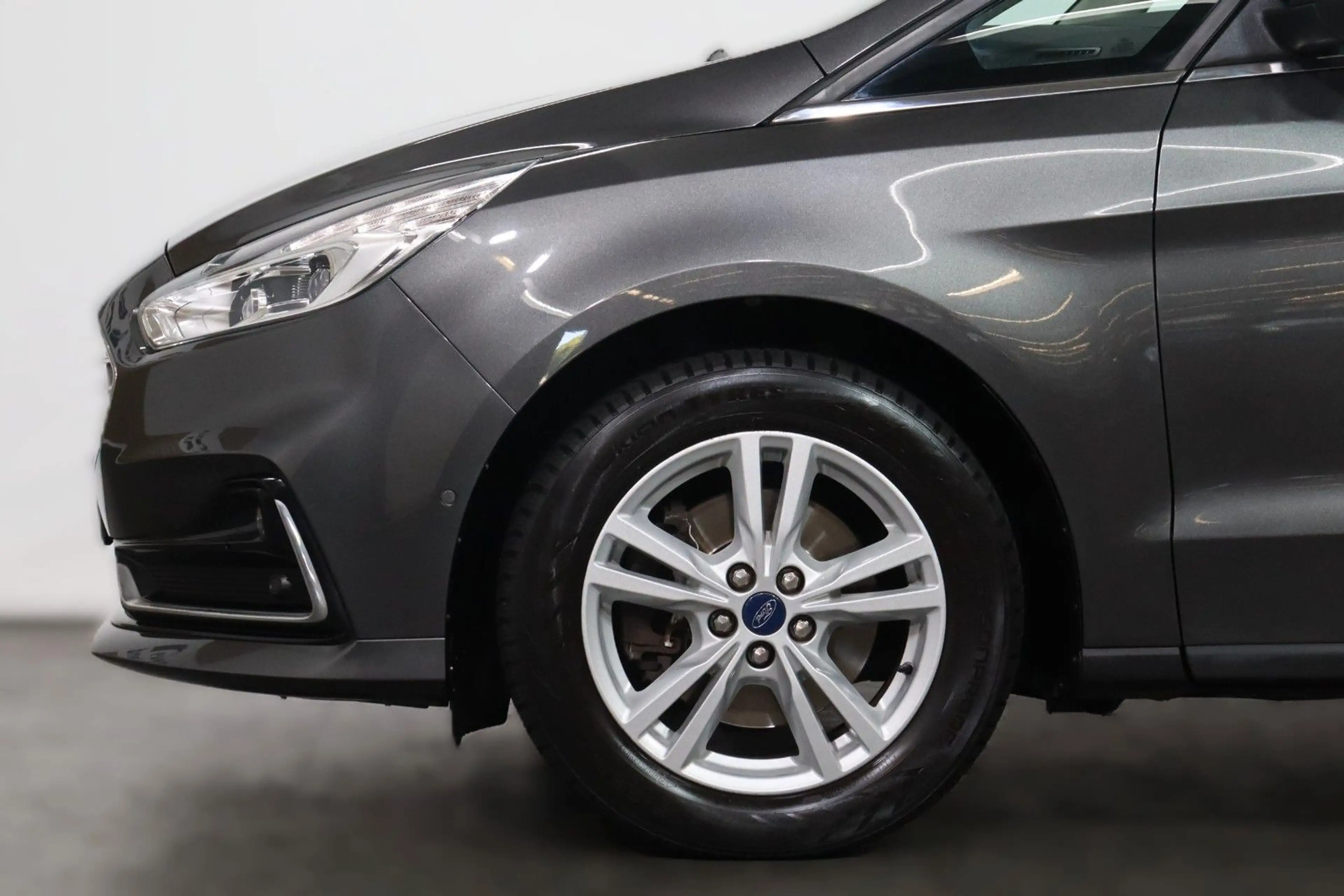 Ford Galaxy Titanium*7-SITZER*KAMERA*AHK*APPLE*NAVI* — photo 12