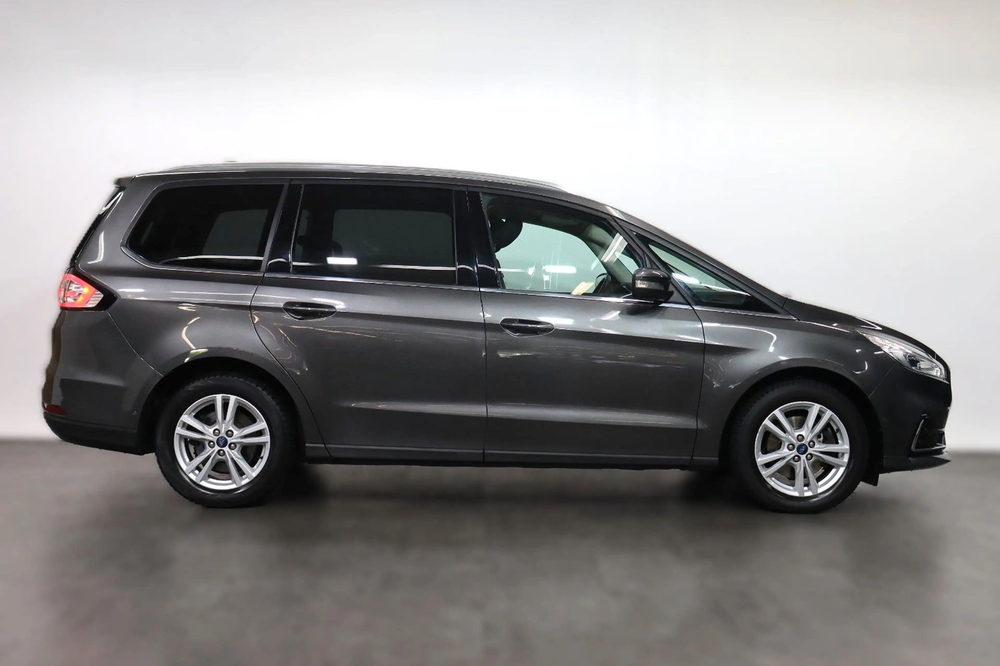 Ford Galaxy Titanium*7-SITZER*KAMERA*AHK*APPLE*NAVI* — photo 10
