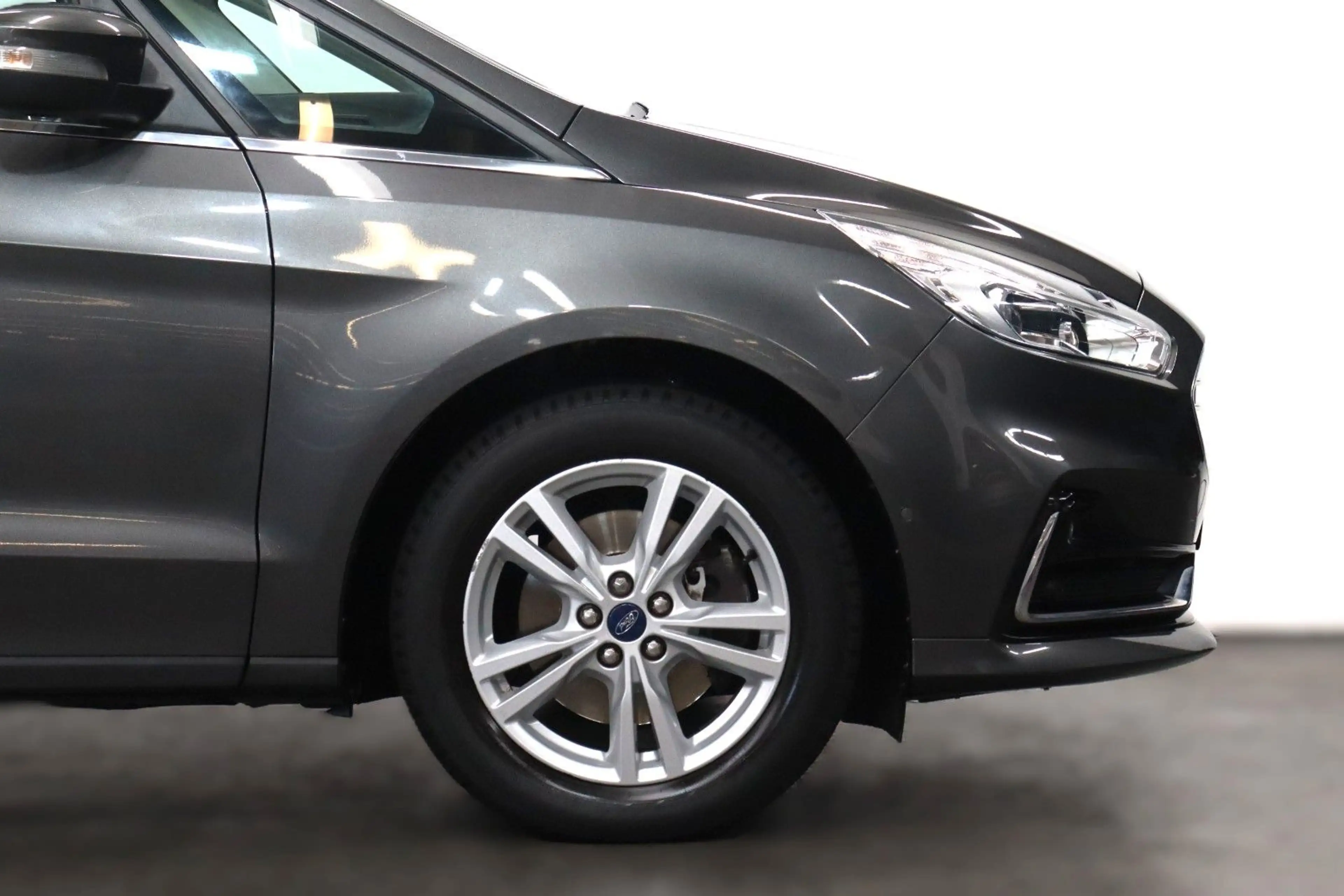 Ford Galaxy Titanium*7-SITZER*KAMERA*AHK*APPLE*NAVI* — photo 11