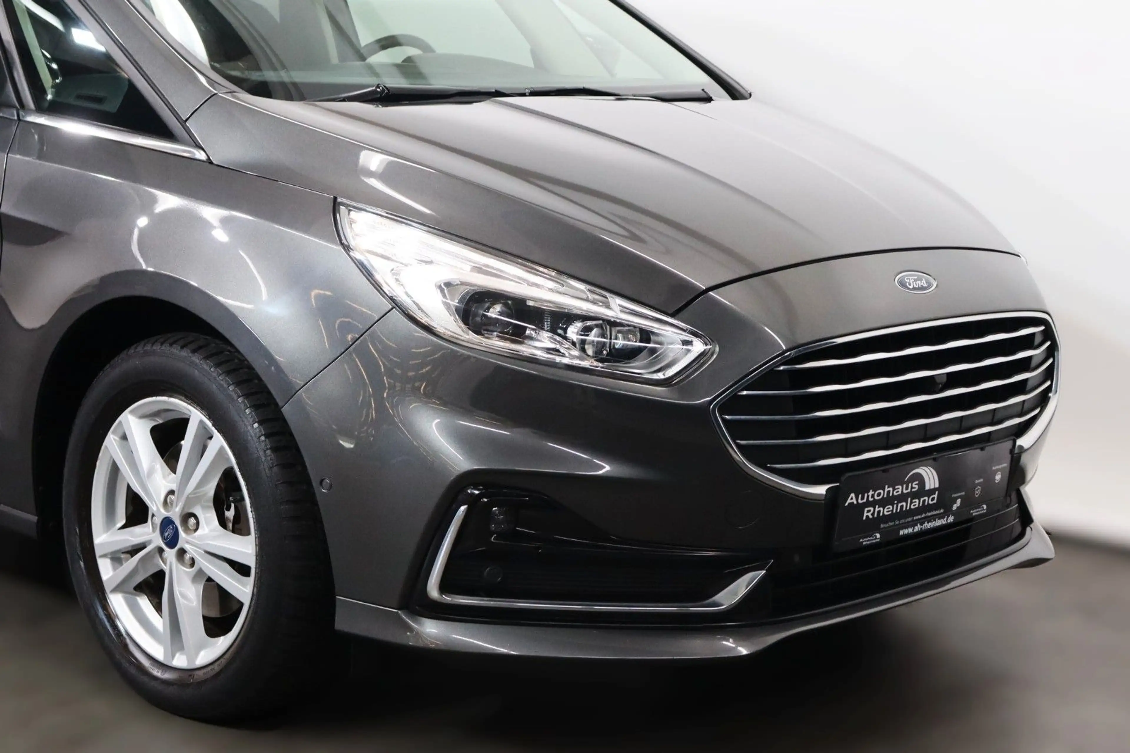 Ford Galaxy Titanium*7-SITZER*KAMERA*AHK*APPLE*NAVI* — photo 3