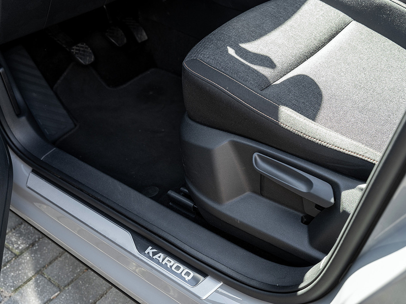 Skoda Karoq 1.0 TSI Clever PDC KEYLESS SMARTLINK — photo 14