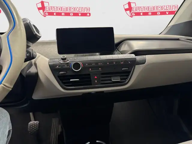 BMW i3 view 10