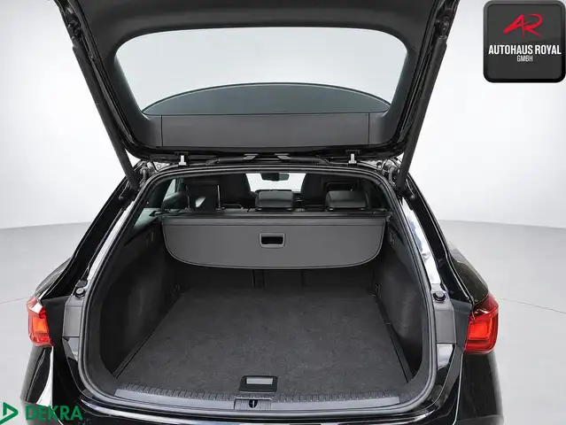 Cupra Leon view 3