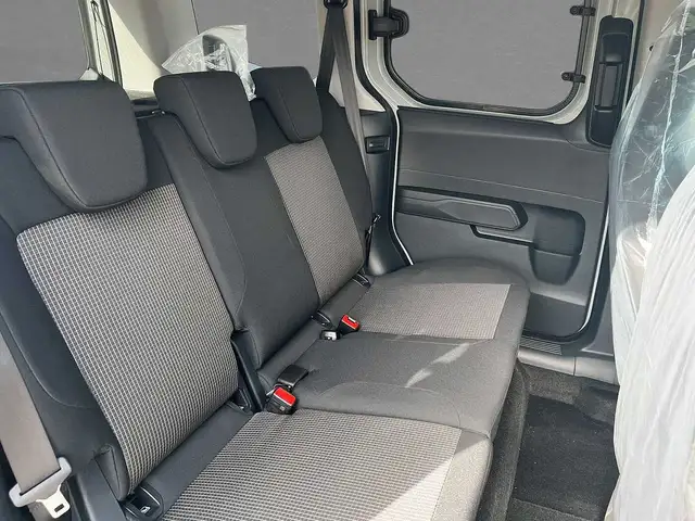 Ford Tourneo Courier view 5