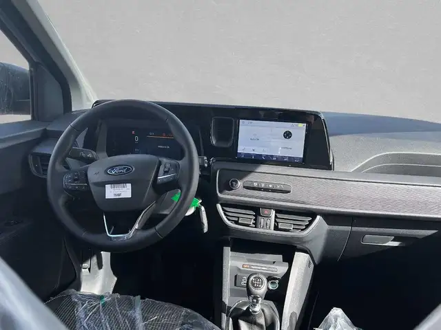 Ford Tourneo Courier view 4