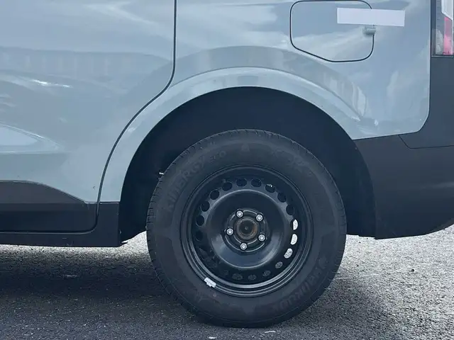 Ford Tourneo Courier view 9