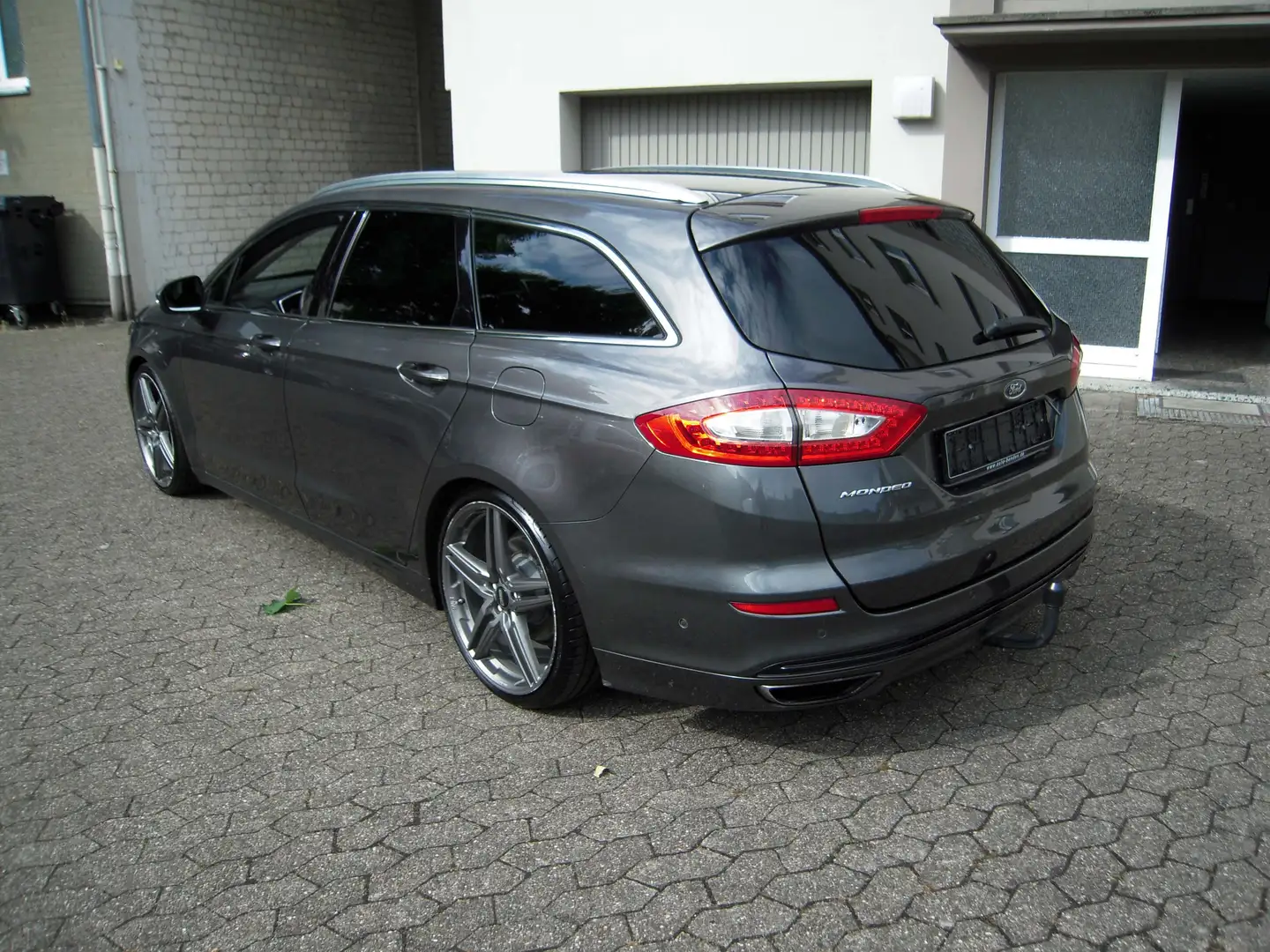 Ford Mondeo Titanium TOP-AUSSTATTUNG Inzahlungnahme möglich Grey - 2