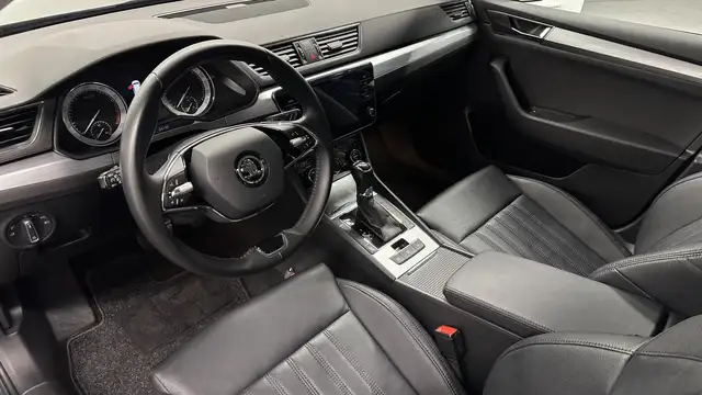 Skoda Superb view 15
