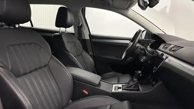 Skoda Superb view 11