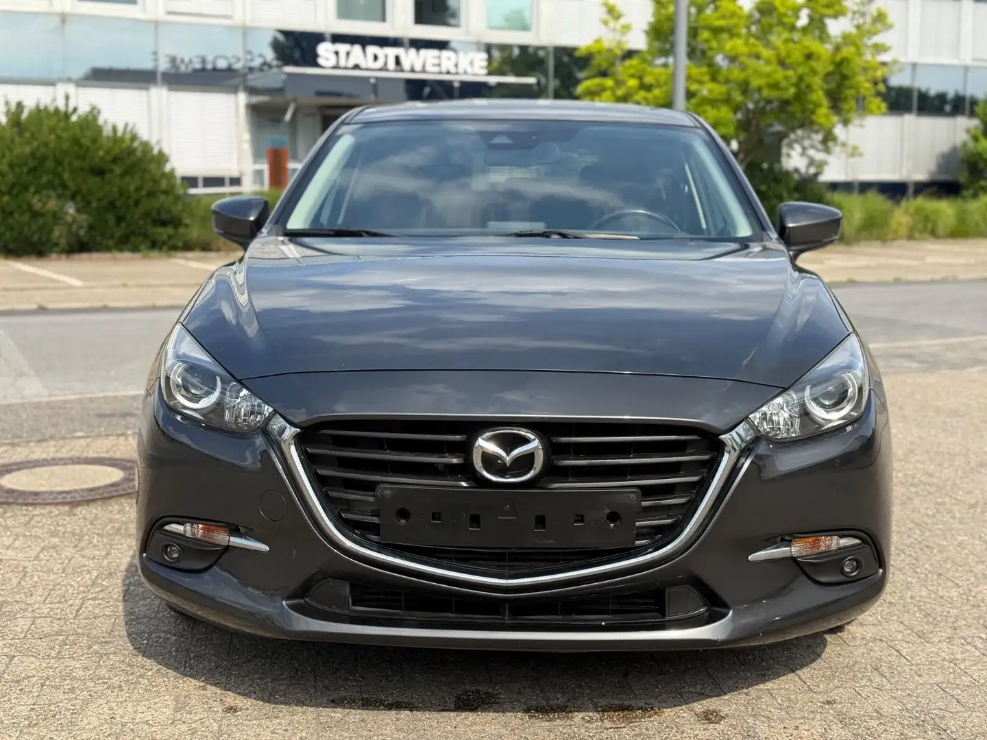 Mazda 3 2.2 SKYACTIV-D150 Automatik,Navi,1Hand,AHK,Eu6 Grau - 2