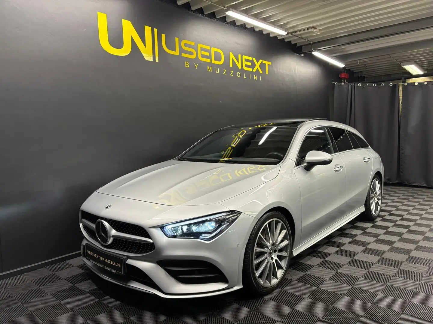 Mercedes-Benz CLA 200 AMG Line Argent - 1