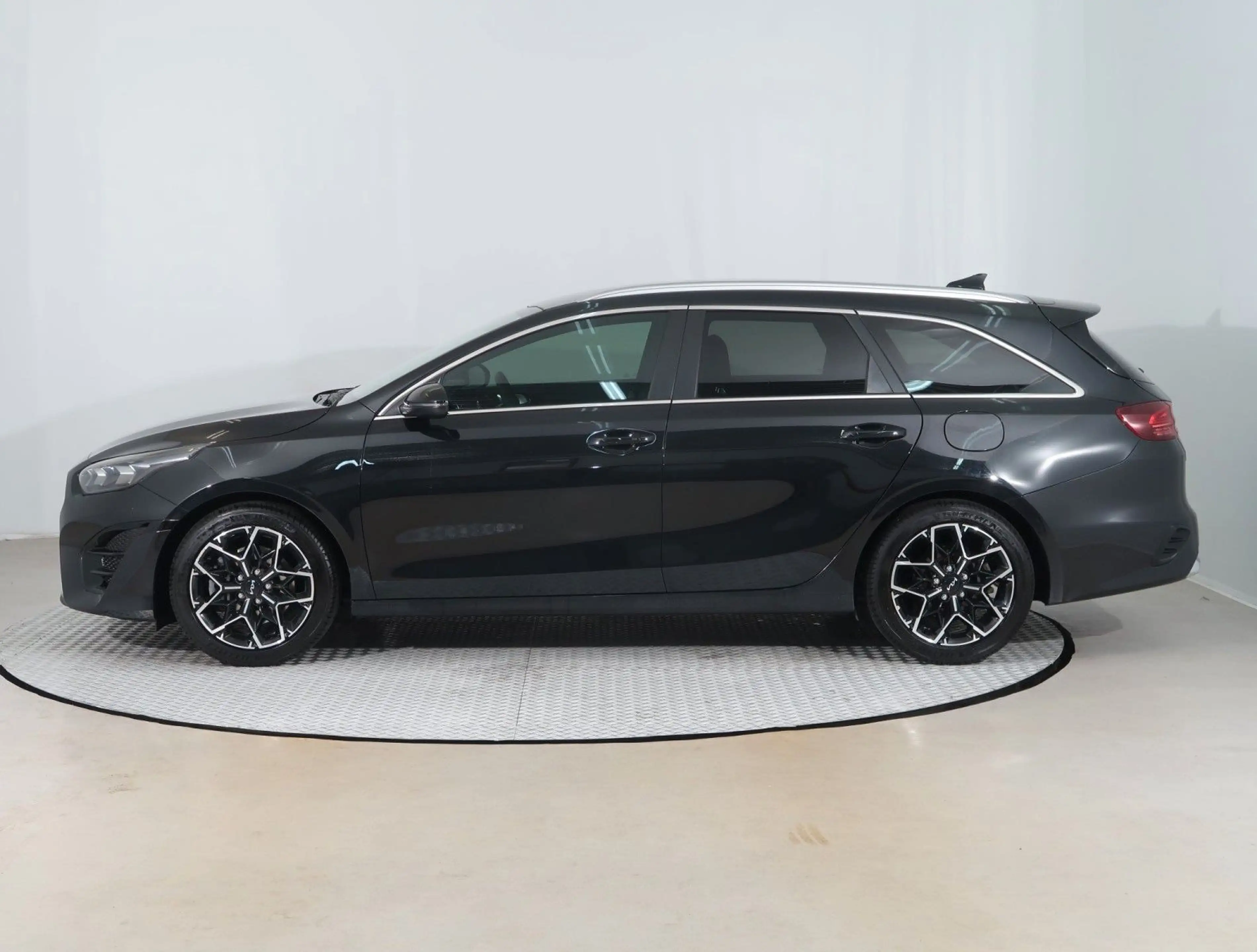 Kia Ceed SW / cee'd SW — photo 2