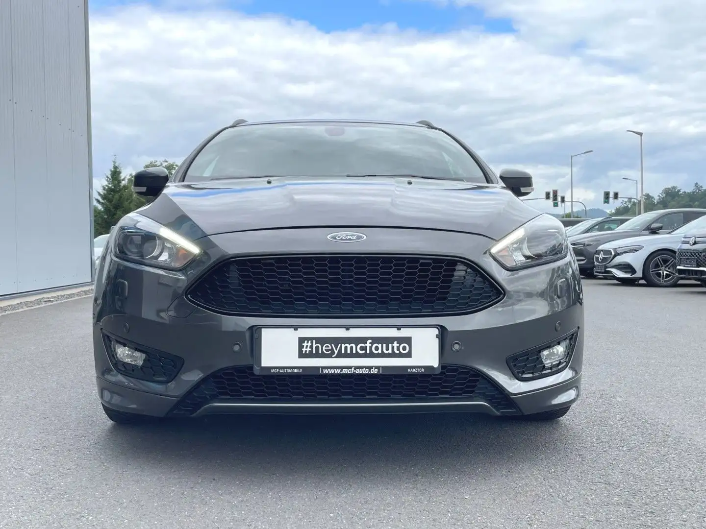 Ford Focus Turnier ST-Line *Bi-Xenon*Kamera*18Zoll* Gris - 2