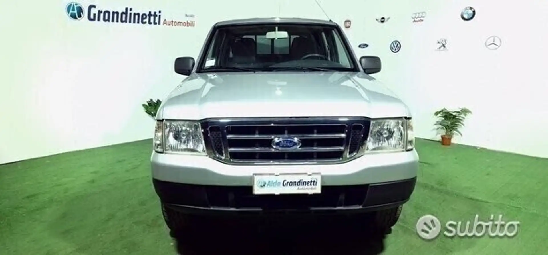 Ford Altro allestimento Gris - 2