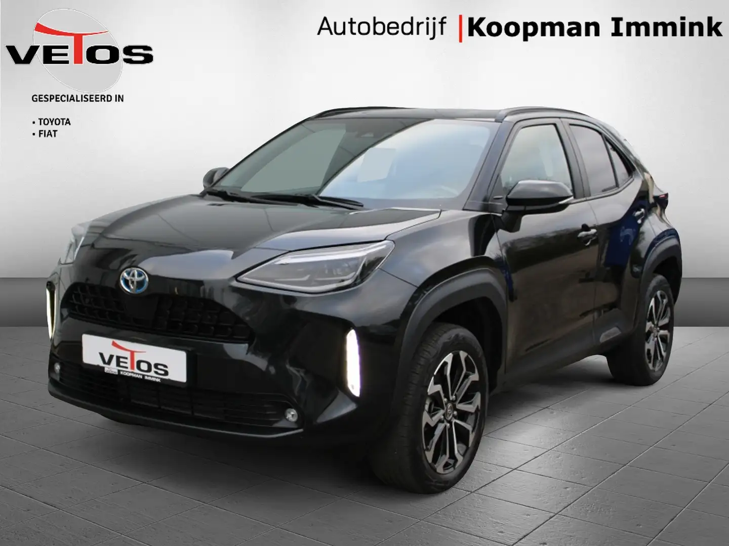 Toyota Yaris Cross 1.5 VVT-I Hybride Dynamic Zwart - 1