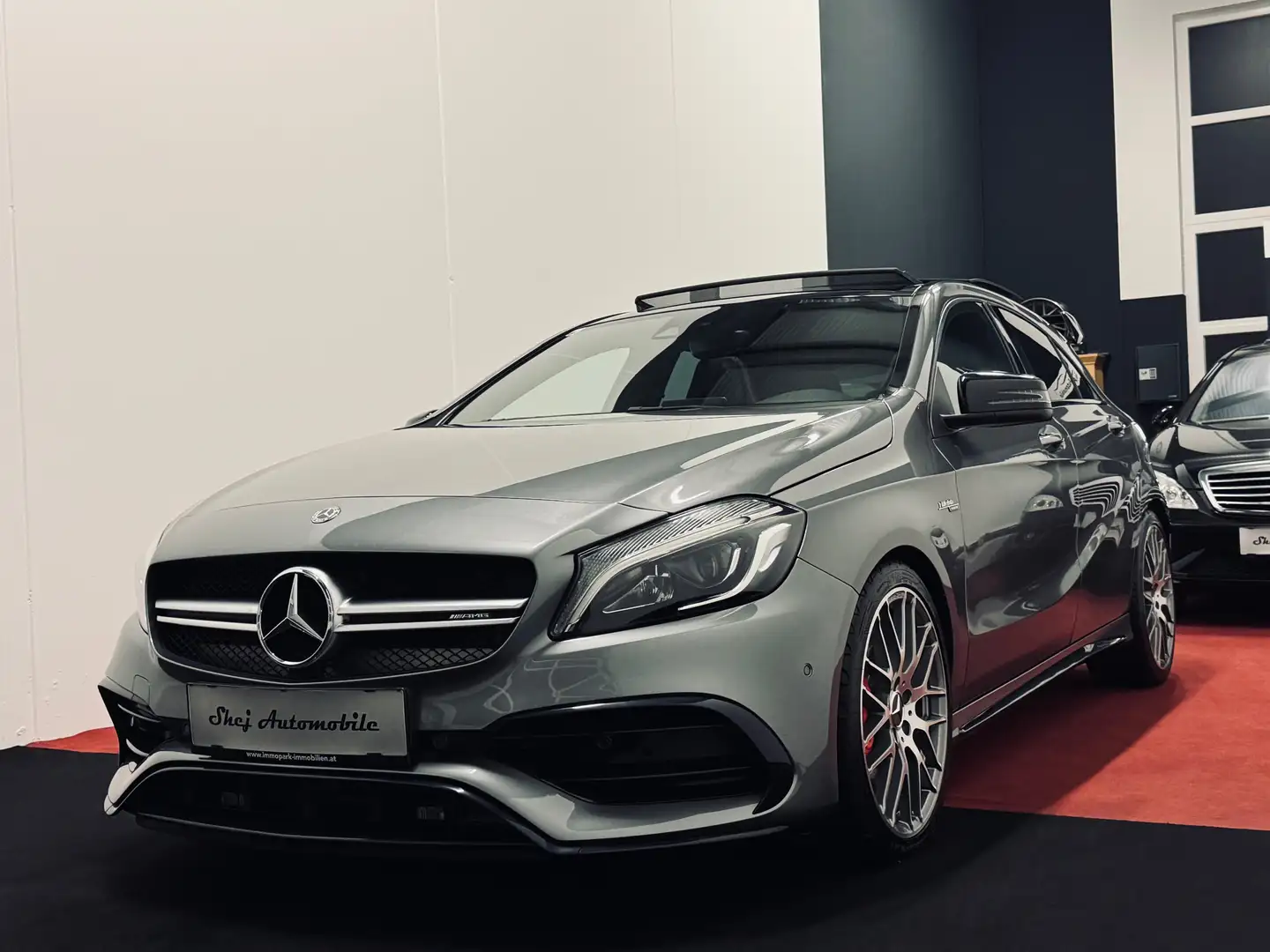 Mercedes-Benz A 45 AMG A 45 AMG 4Matic*R-Kamera*Panorama* Grau - 1