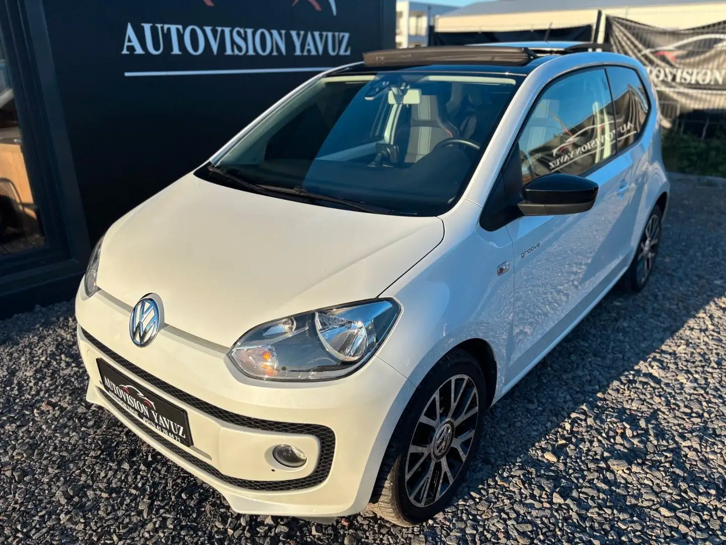 Volkswagen up! groove/BMT/PANORAMA/KLIMA/LEDER/SHZ/NAVI/ Weiß - 1
