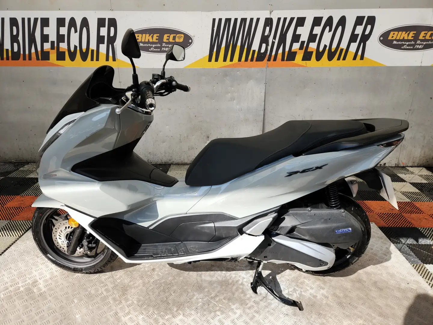 Honda PCX 125 Gris - 2