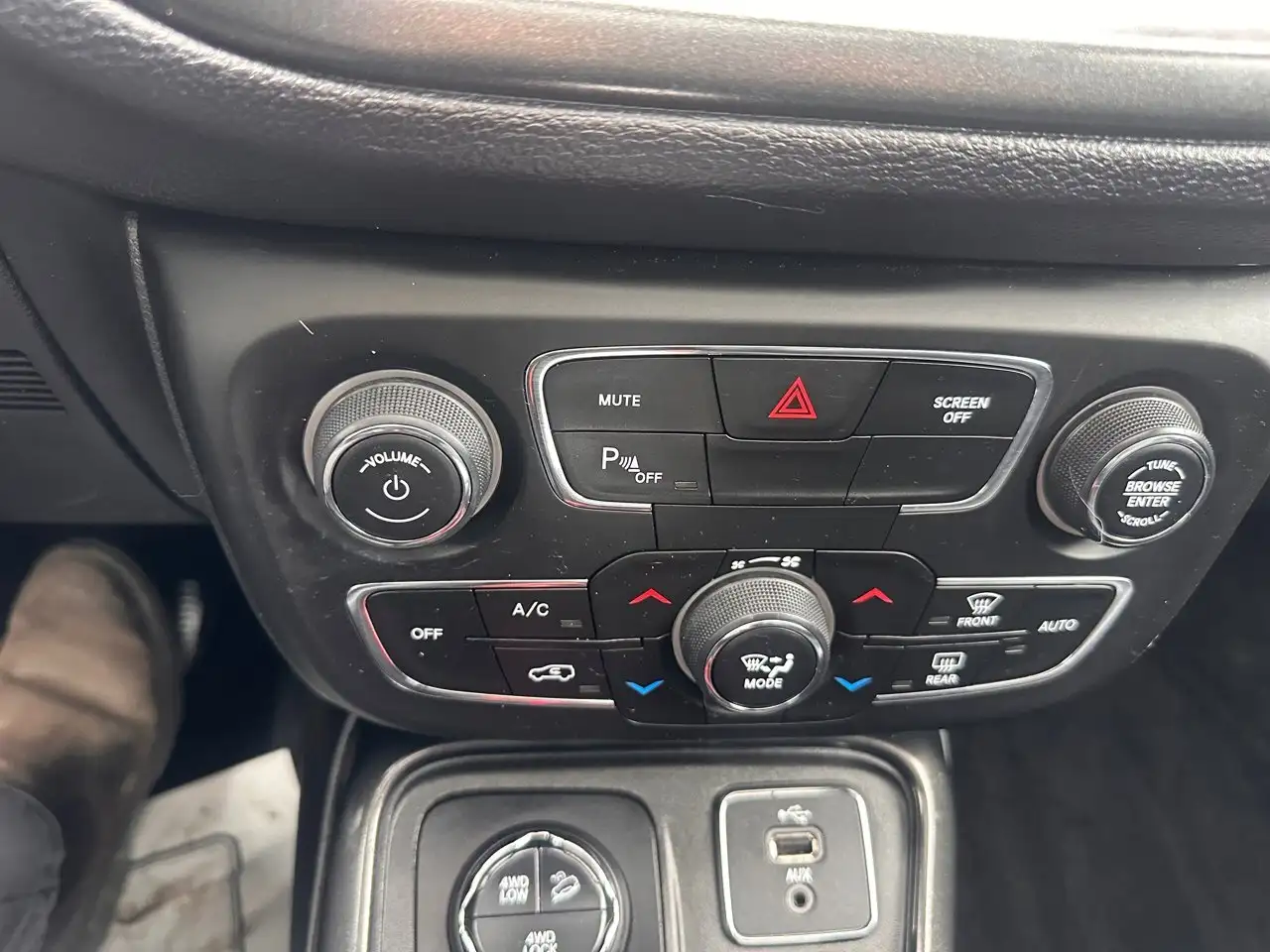Jeep Compass снимка Jeep Compass