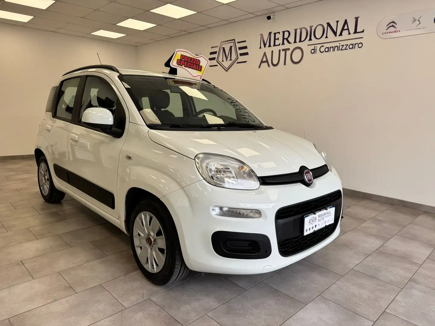 Fiat Panda 1.2 easypower Lounge Gpl 69cv Bianco - 1
