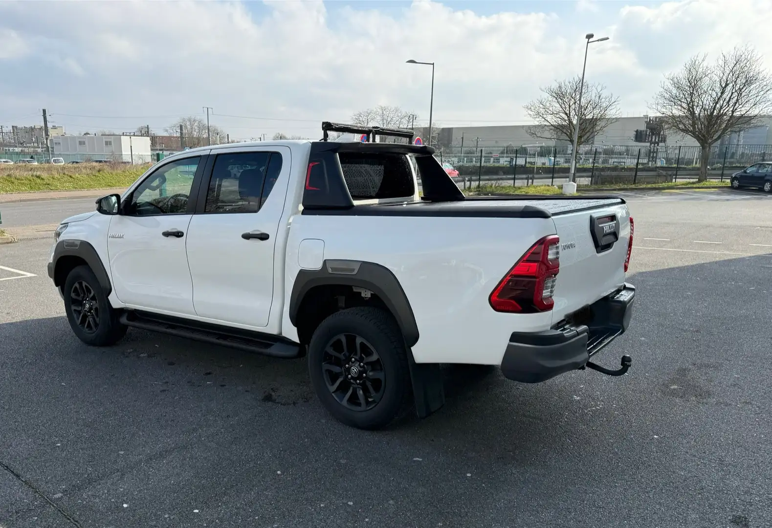 Toyota Hilux RC2 DBLE CAB 4WD 2.8L 204 D-4D BVA INVINCIBLE - 2