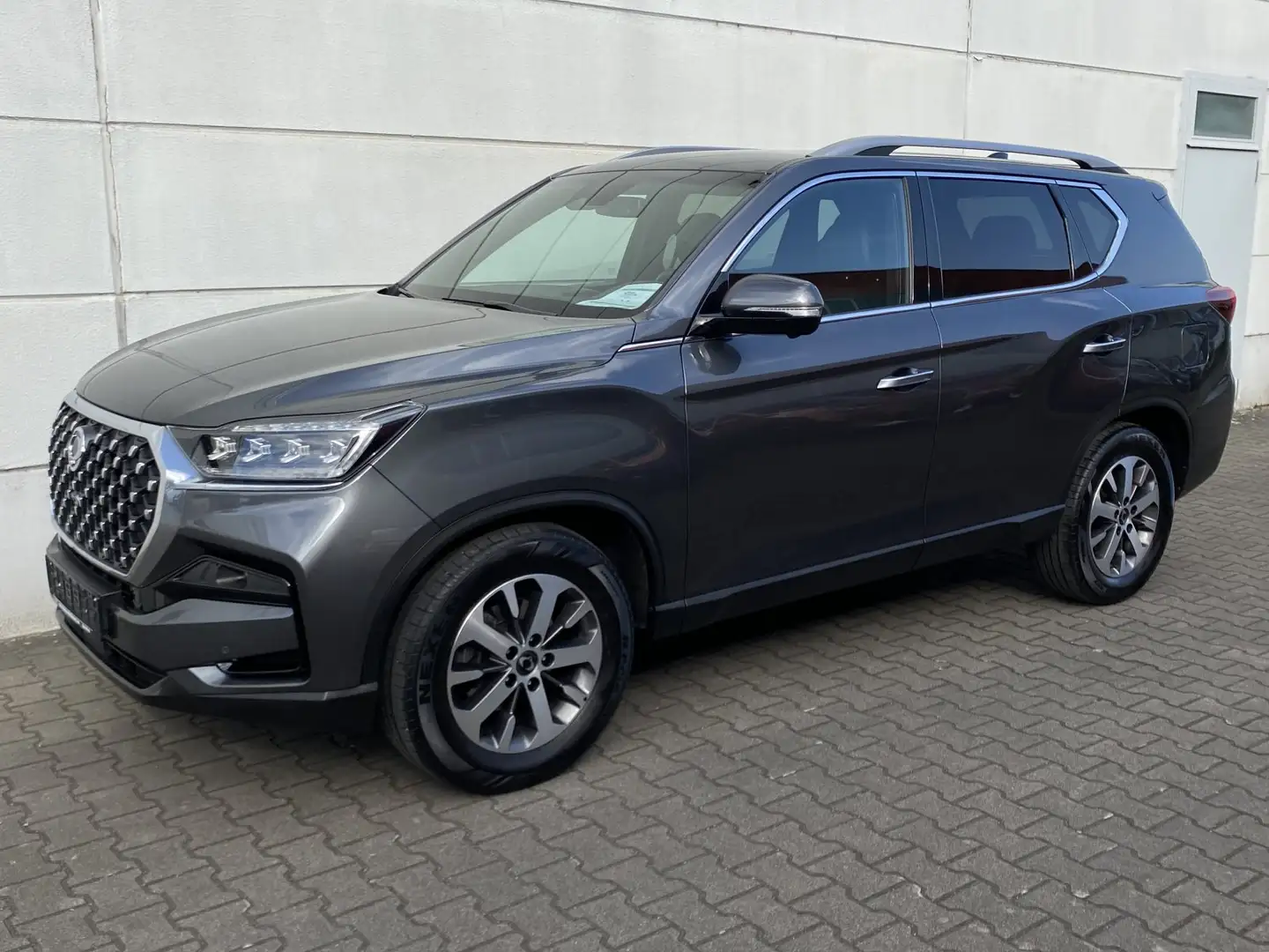 SsangYong Rexton 2,2 E-XDI 4WD 8AT  Sapphire 5S EL 3,5t AHK abn. Gris - 2