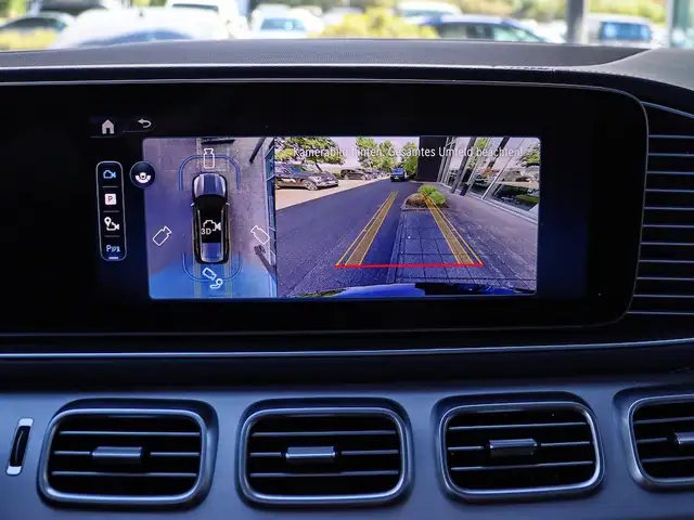 Mercedes-Benz GLS view 21