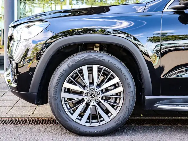 Mercedes-Benz GLS view 12