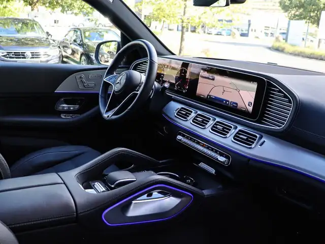 Mercedes-Benz GLS view 24
