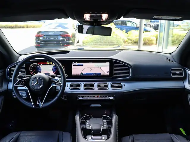 Mercedes-Benz GLS view 15