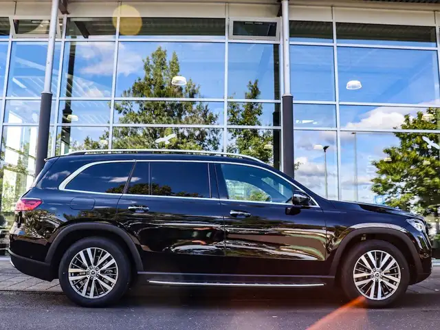 Mercedes-Benz GLS view 9