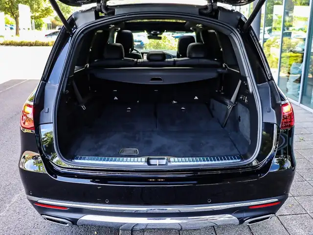 Mercedes-Benz GLS view 5