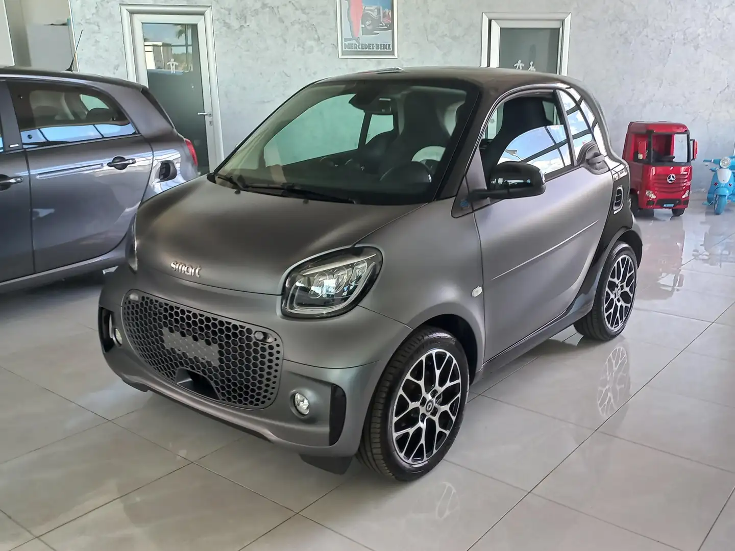 smart forTwo eq racingrey 22kW PRIME Gris - 1